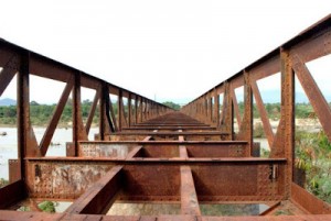 Thép Phế Liệu Cầu Cảng Tại Vĩnh Long
